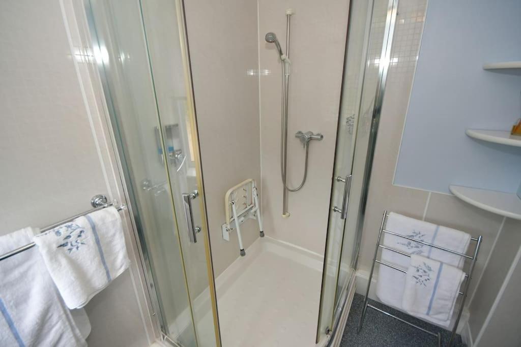 Little Hare Lodge - Spacious 2 Bedroom Attached Bungalow Удхол Спа Екстериор снимка