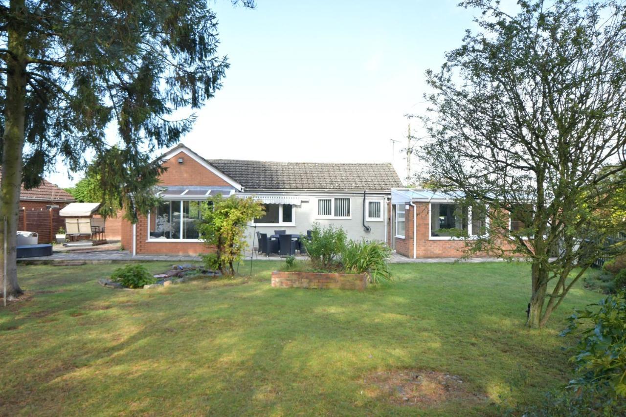 Little Hare Lodge - Spacious 2 Bedroom Attached Bungalow Удхол Спа Екстериор снимка