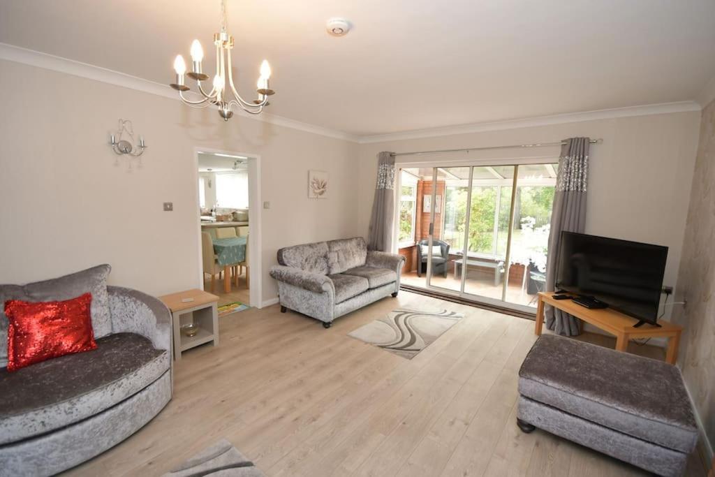 Little Hare Lodge - Spacious 2 Bedroom Attached Bungalow Удхол Спа Екстериор снимка